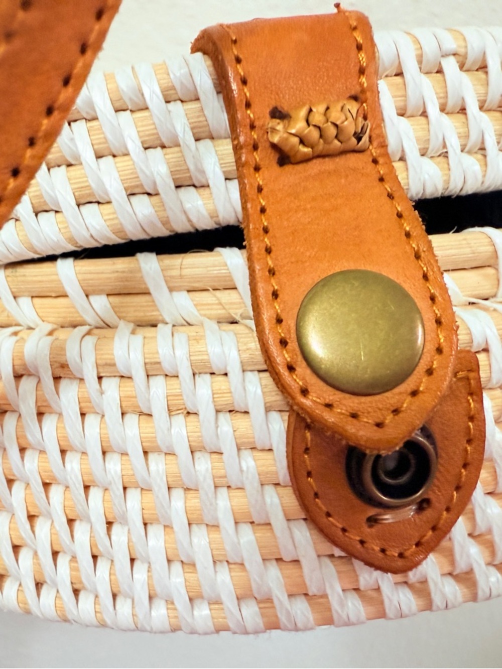 White Round Woven Rattan Crossbody Bag Genuine Leather Strap - Picture 13 of 13